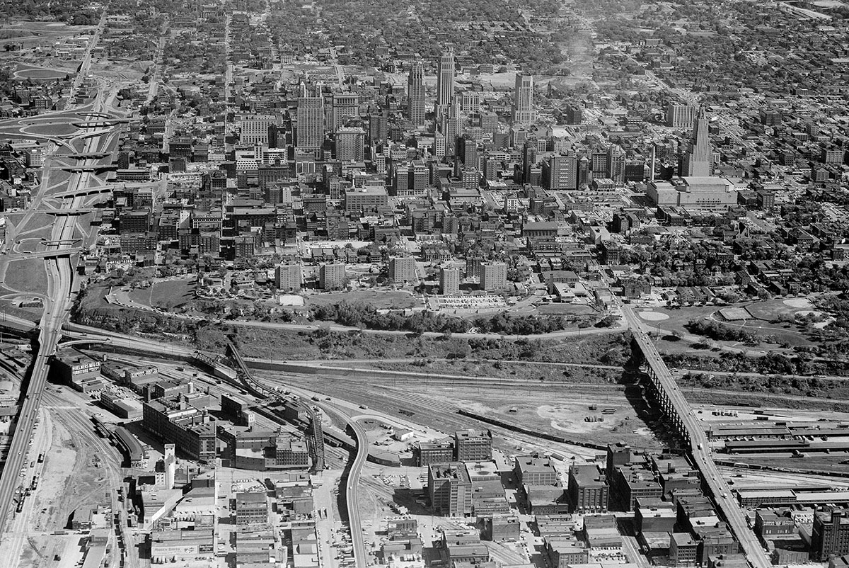 Aerial view of Kansas City, showing the 8th Street Tunnel  in the left foreground