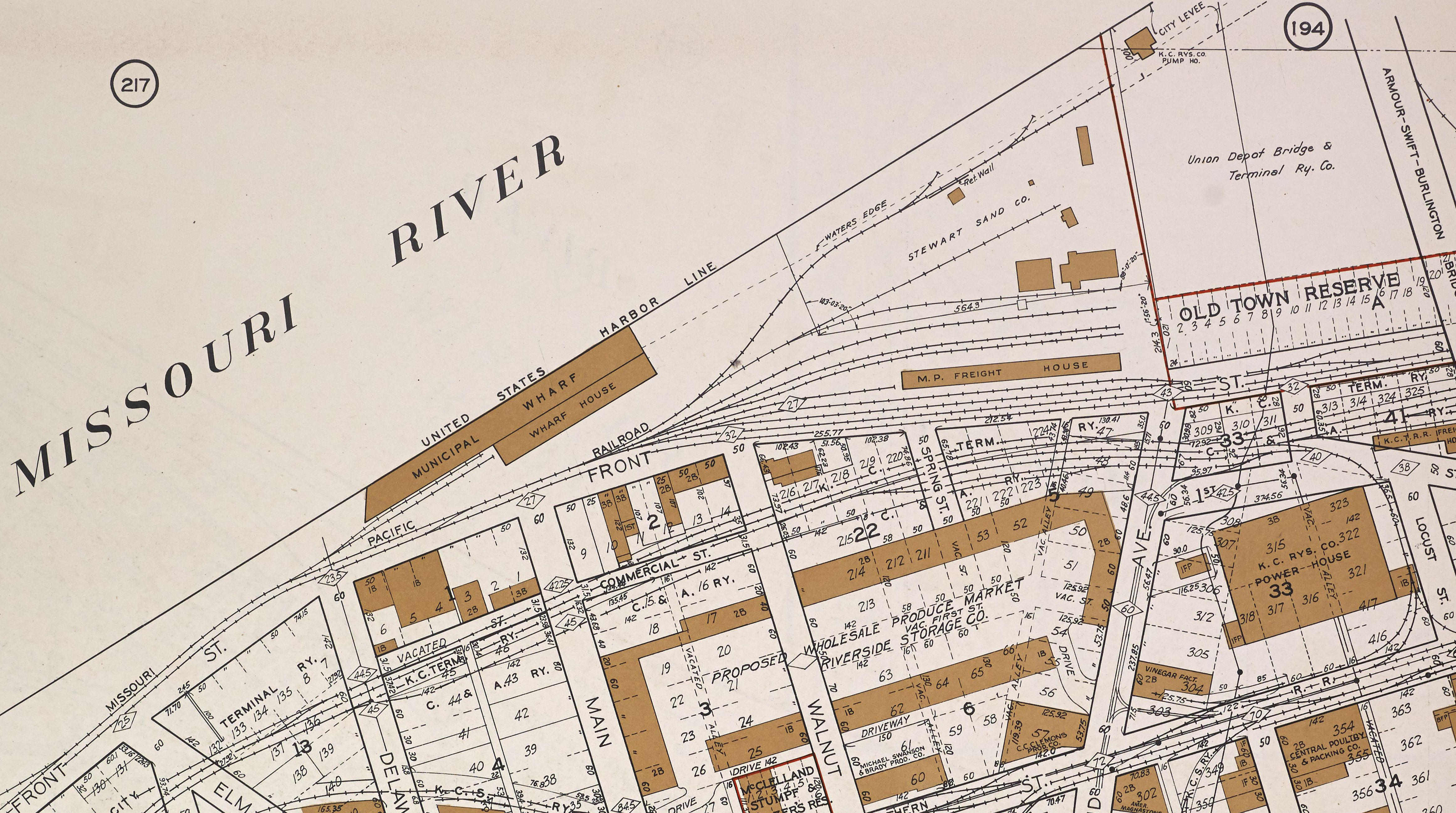 Kansas City street atlas showing the Municipal Wharf and the Stewart Sand and Material Company, 1925. KANSAS CITY PUBLIC LIBRARY