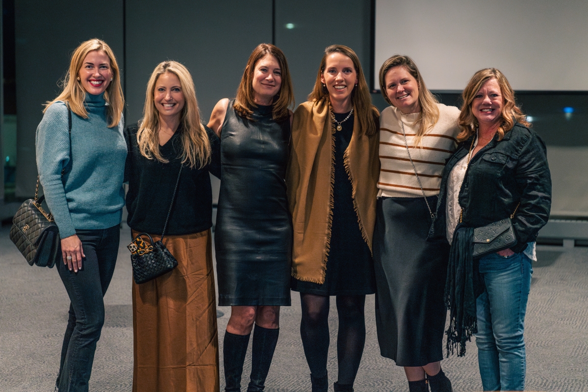 6 women